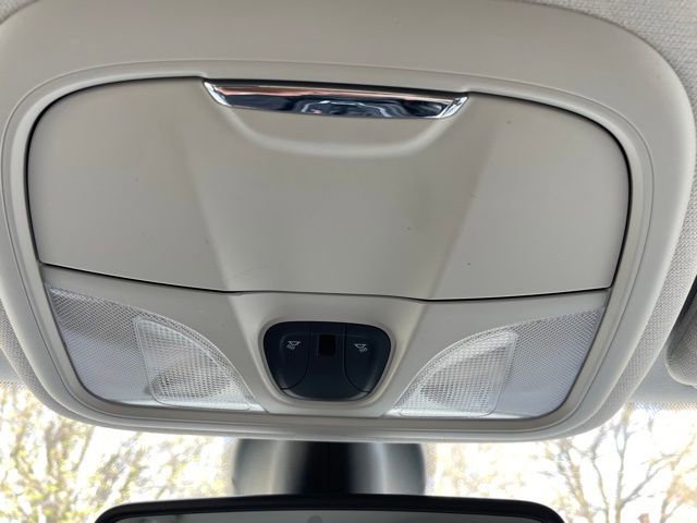 Used 2019 Jeep Cherokee Latitude Plus w/ Comfort/Convenience Group image 27