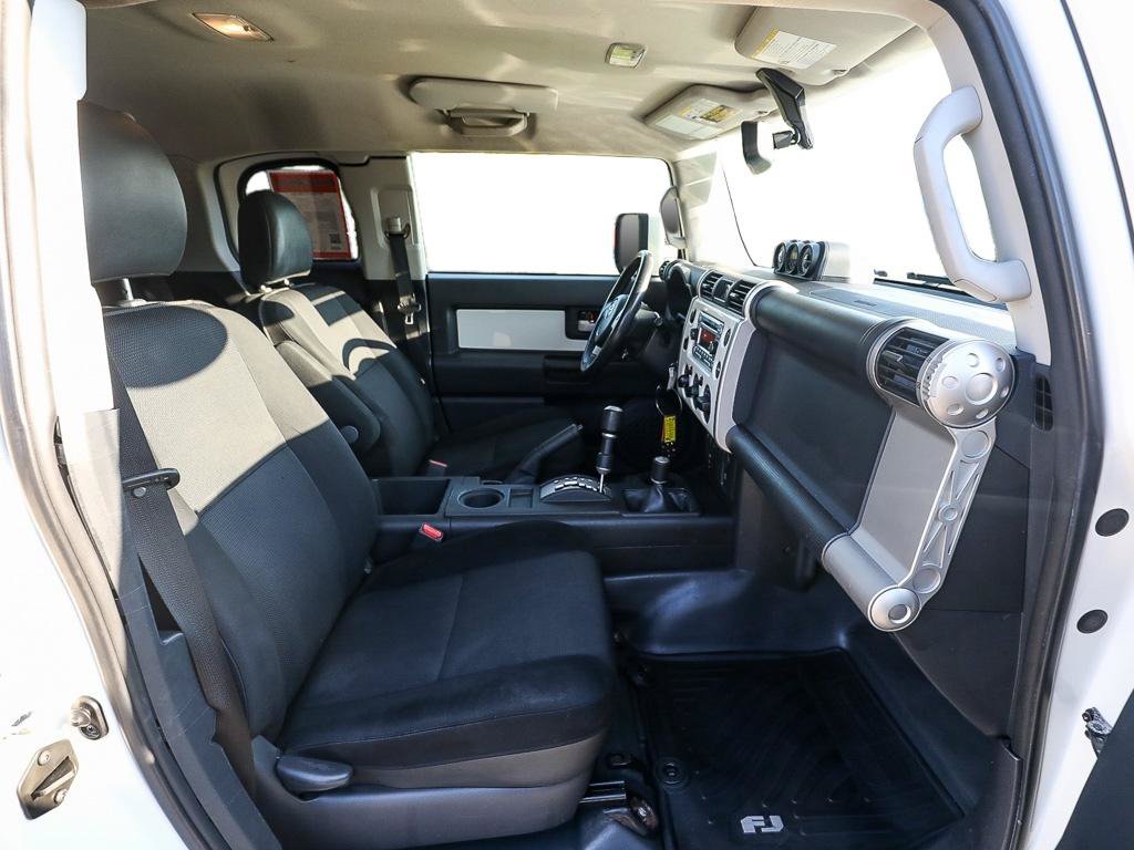 Used 2013 Toyota FJ Cruiser 4WD w/ Upgrade Pkg image 22