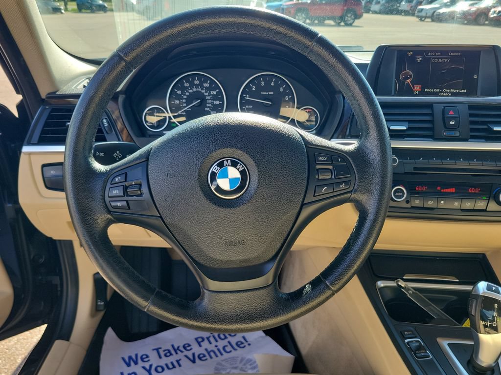 Used 2015 BMW 320i xDrive Sedan AWD/4WD image 30