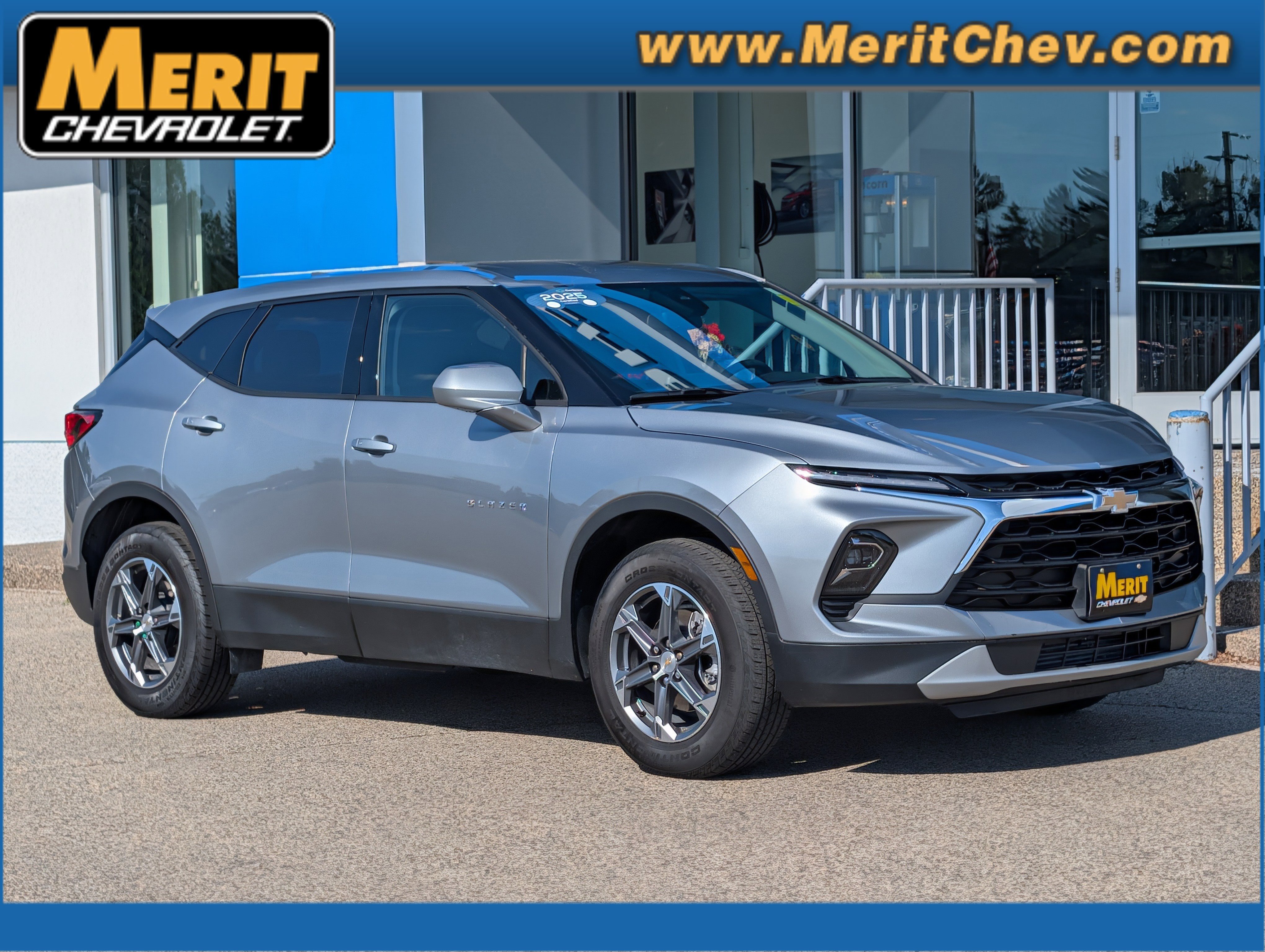 Certified 2025 Chevrolet Blazer LT AWD/4WD image 1