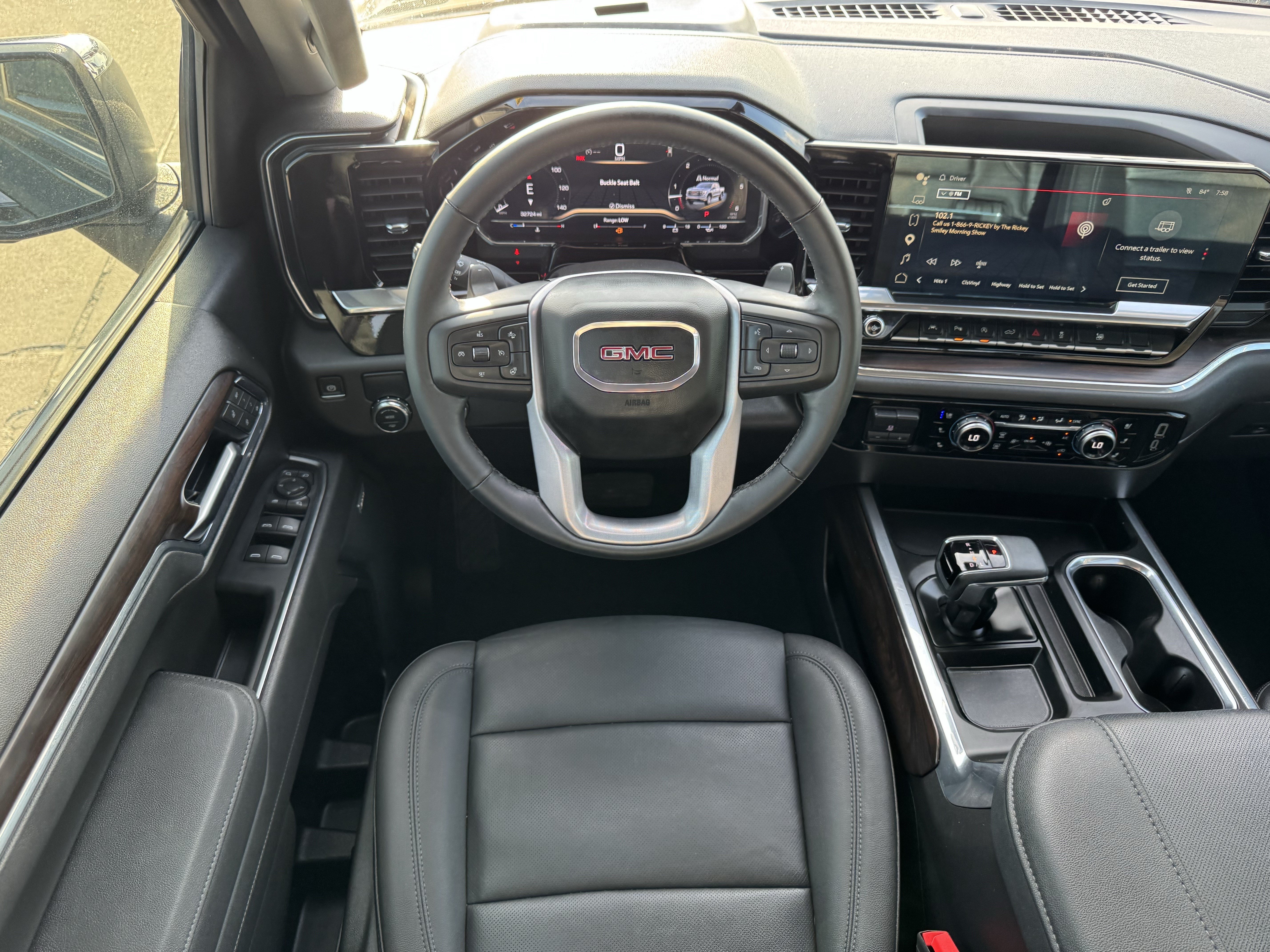 Used 2025 GMC Sierra 1500 SLT RWD image 11
