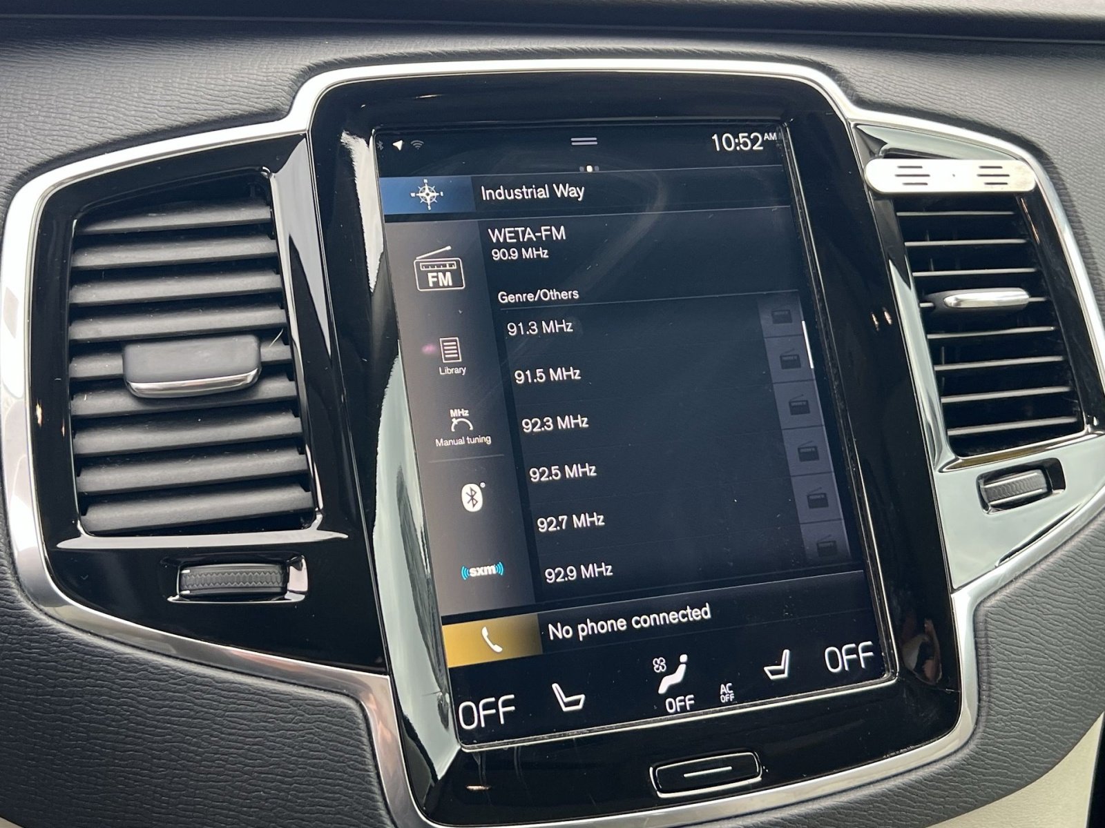 Used 2022 Volvo XC90 T6 Momentum w/ Advanced Package image 15