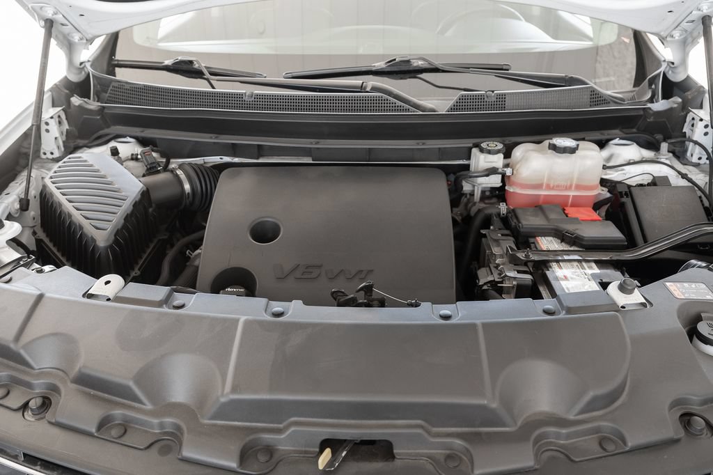 Used 2020 Chevrolet Traverse Premier w/ LPO, Cargo Package FWD image 14