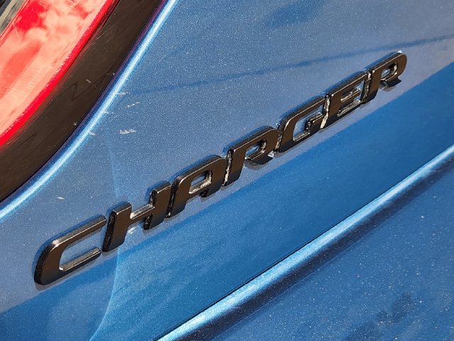 Used 2022 Dodge Charger SXT w/ Blacktop Package RWD image 7
