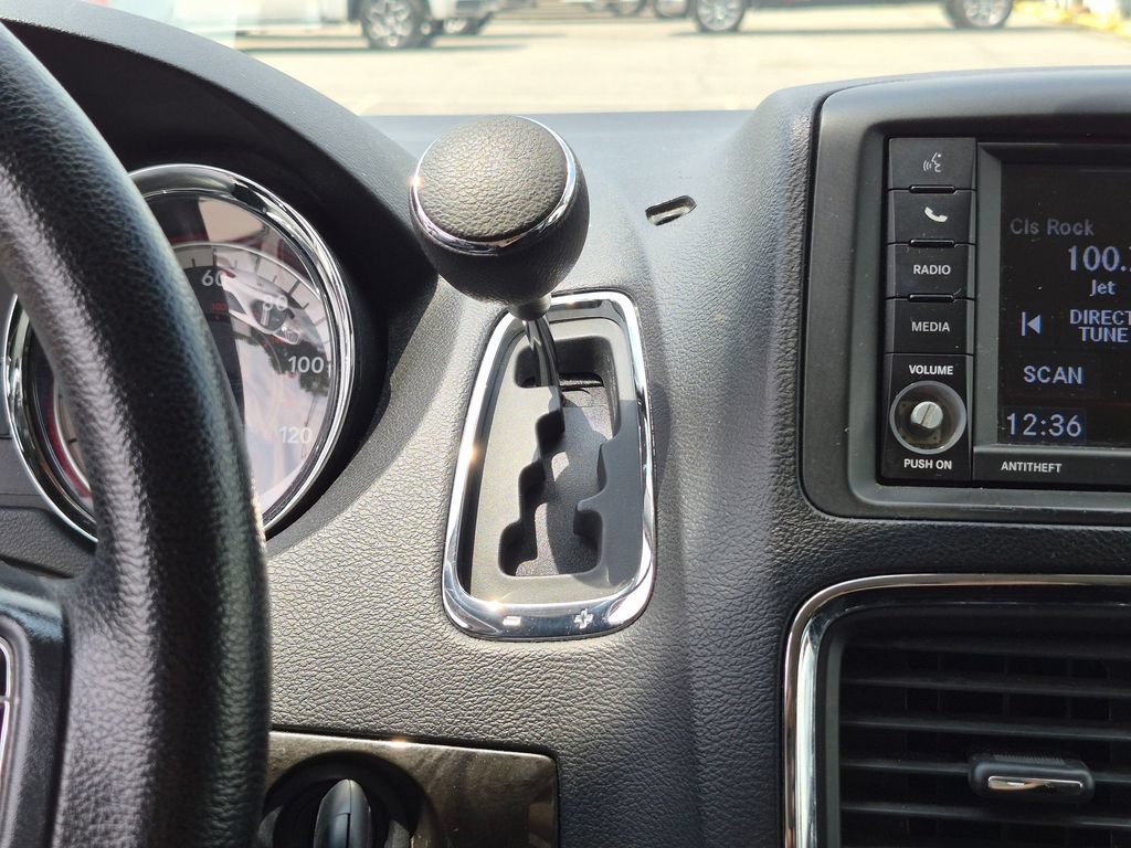 Used 2019 Dodge Grand Caravan SE FWD image 20