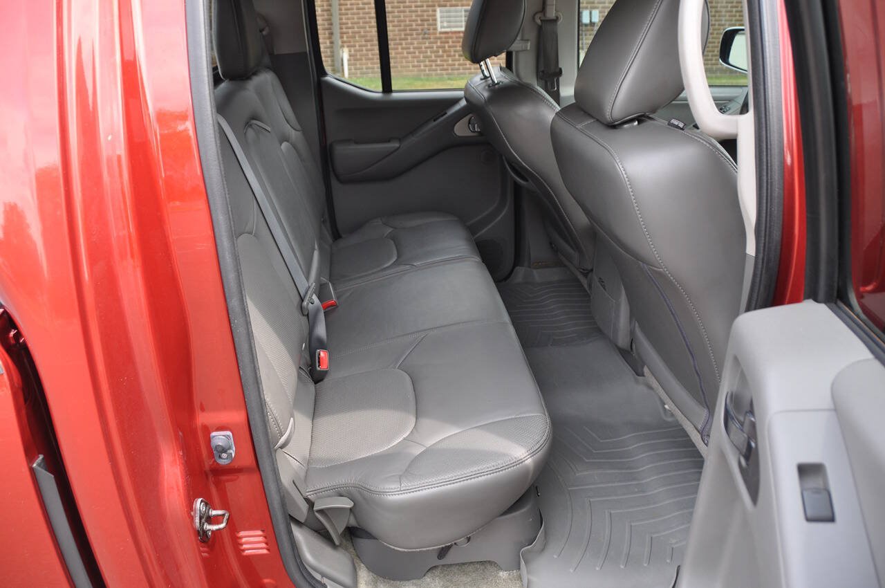 Used 2014 Nissan Frontier SL w/ SL Moonroof Package AWD/4WD image 25