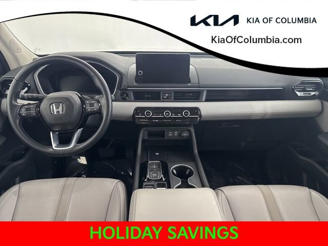 Used 2025 Honda Pilot Touring image 21