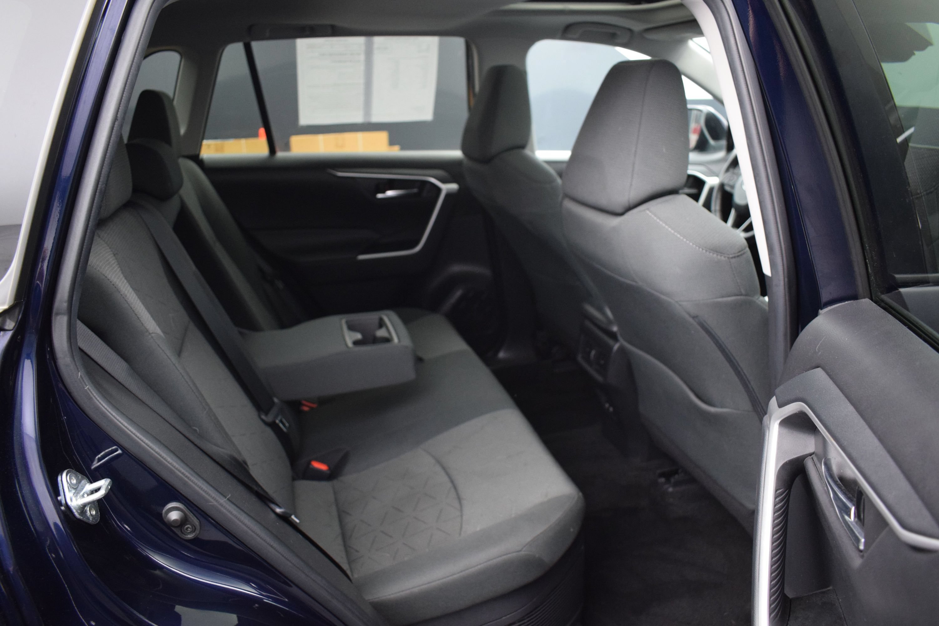 Used 2021 Toyota RAV4 XLE w/ Convenience Package AWD/4WD image 11