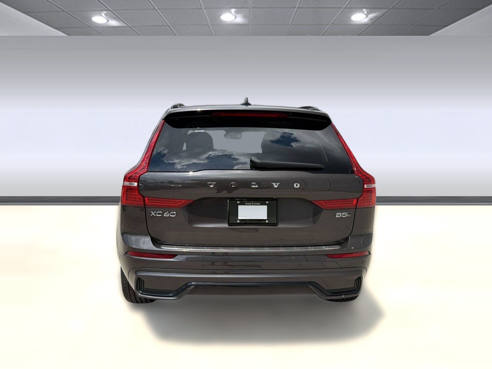 Used 2024 Volvo XC60 B5 Plus w/ Protection Package Premier AWD/4WD image 10