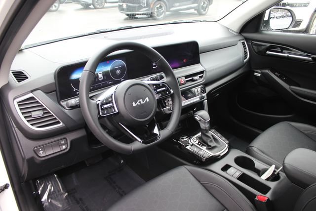 Used 2025 Kia Seltos SX image 3
