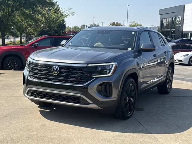 Used 2024 Volkswagen Atlas Cross Sport SE AWD/4WD image 12
