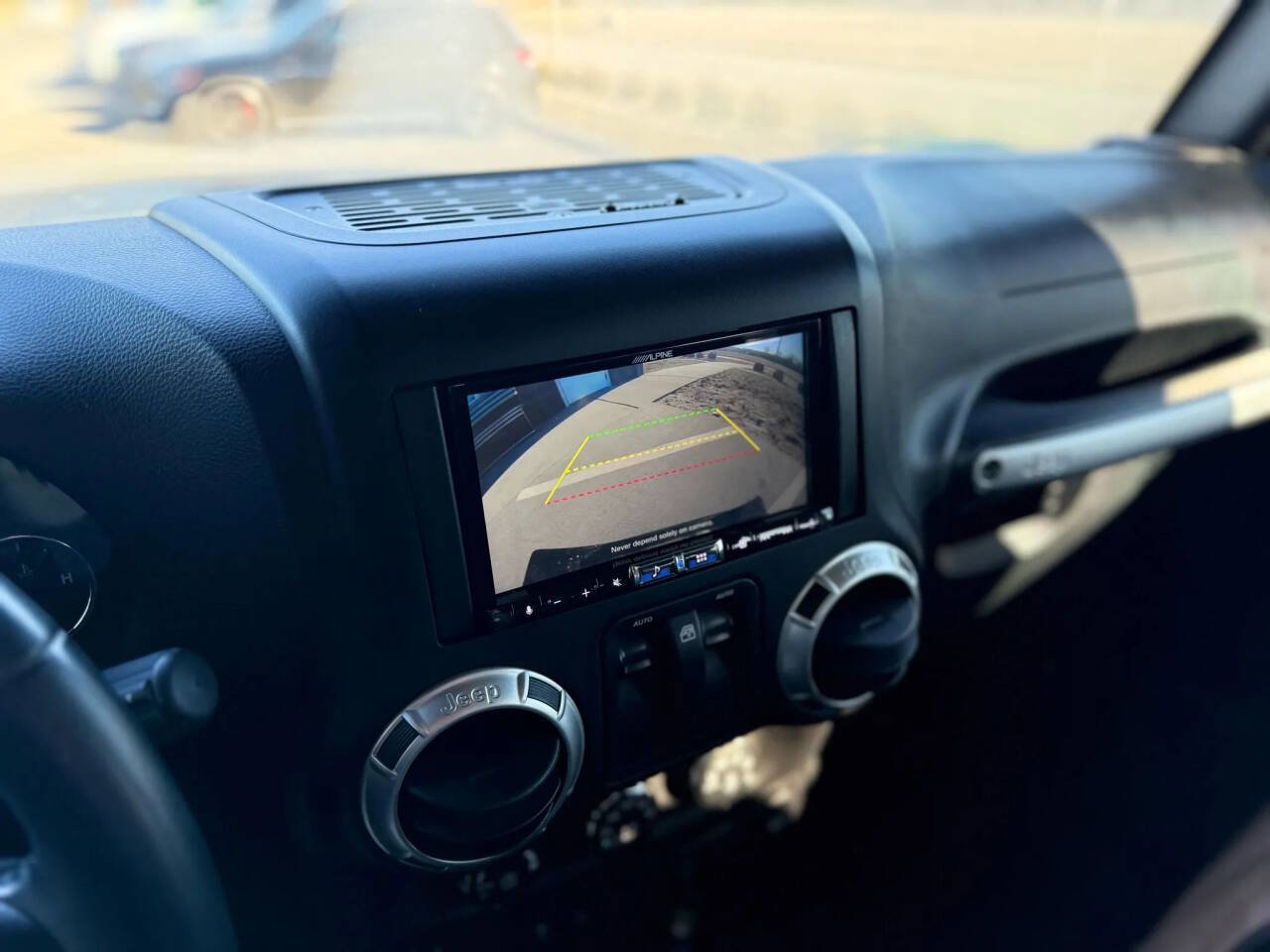 Used 2017 Jeep Wrangler Sahara w/ Connectivity Group image 18