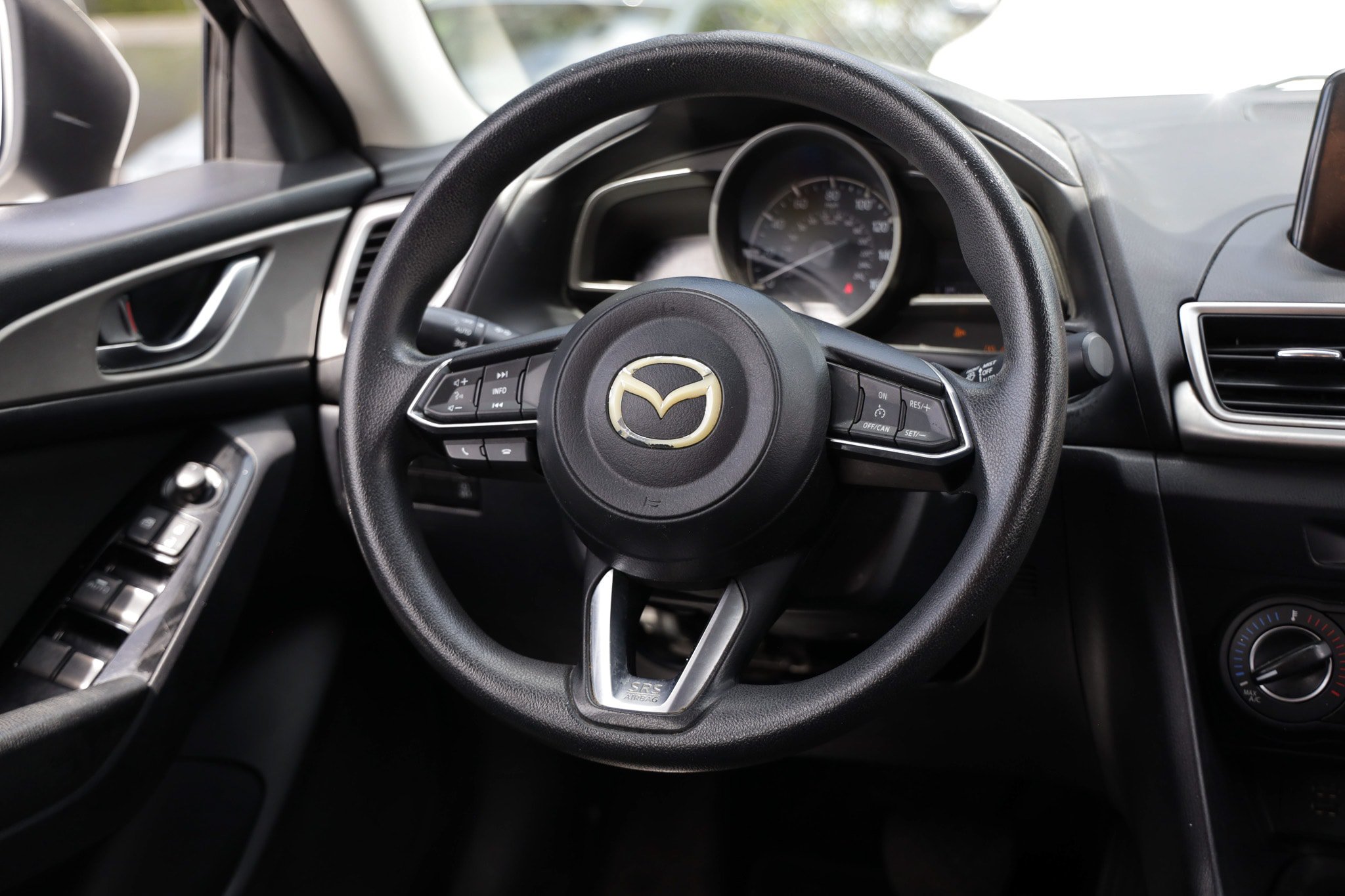 Used 2017 MAZDA MAZDA3 Sport w/ Preferred Equipment Package FWD image 29