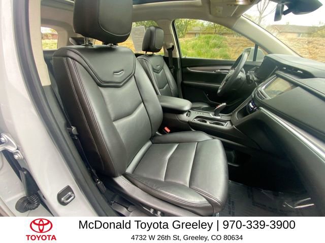 Used 2017 Cadillac XT5 Luxury w/ Driver Awareness Package image 24