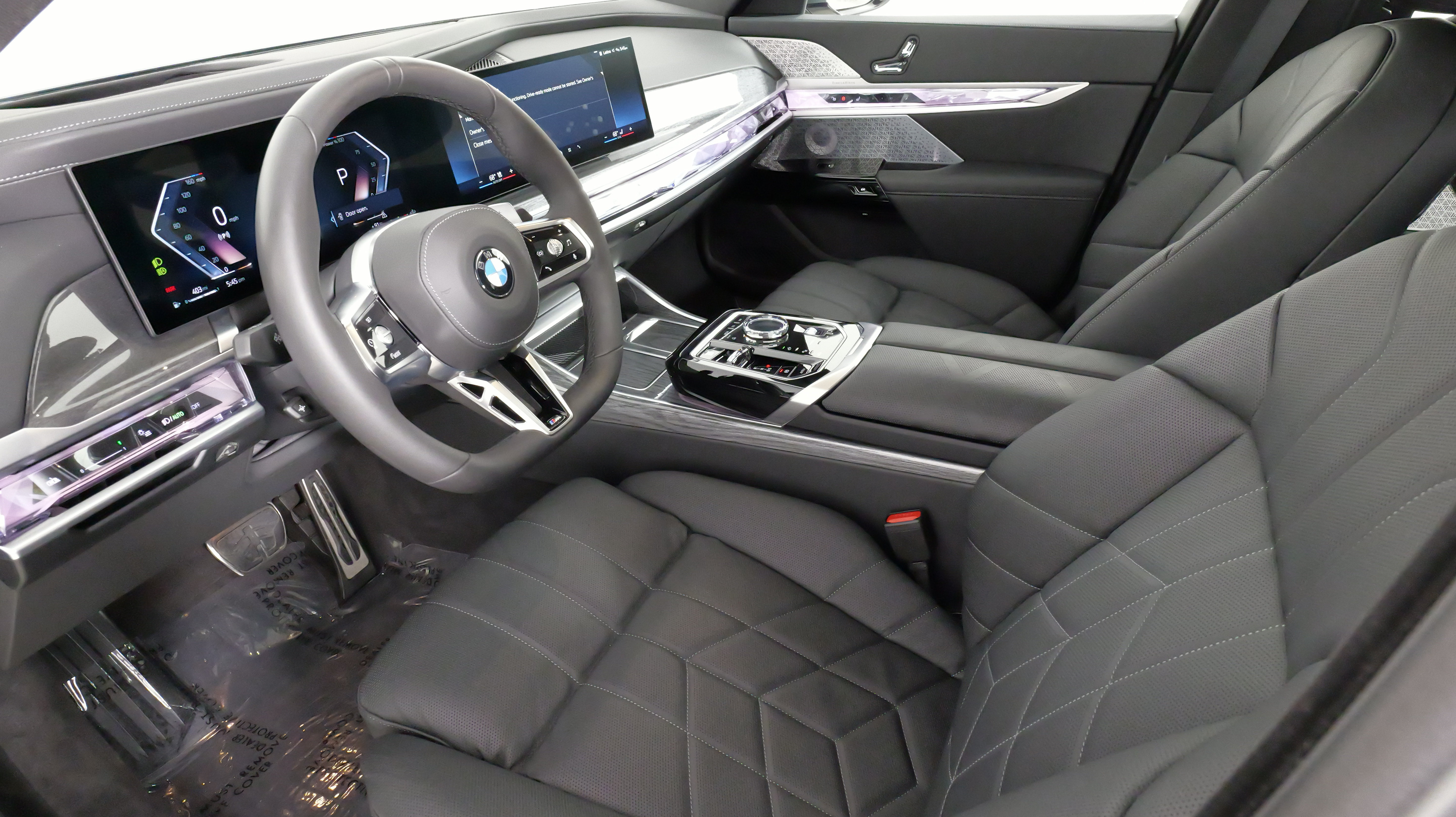 Used 2025 BMW 760i xDrive AWD/4WD image 32