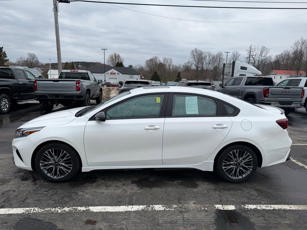 Used 2023 Kia Forte GT-Line w/ GT-Line Premium Package image 3