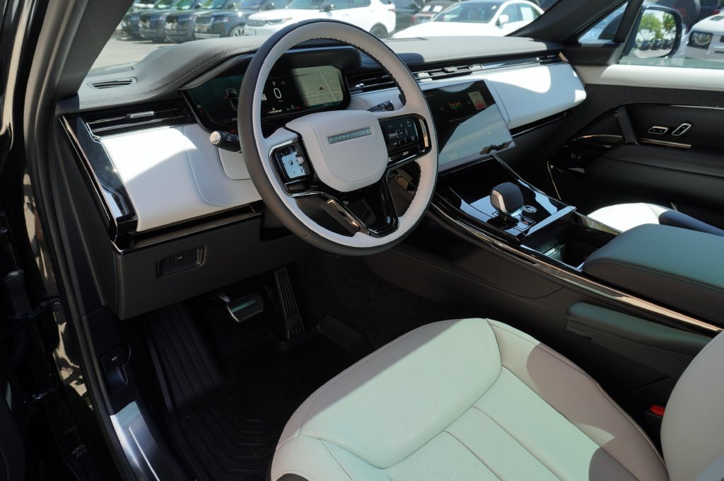 New 2026 Land Rover Range Rover Sport Dynamic SE AWD/4WD image 12