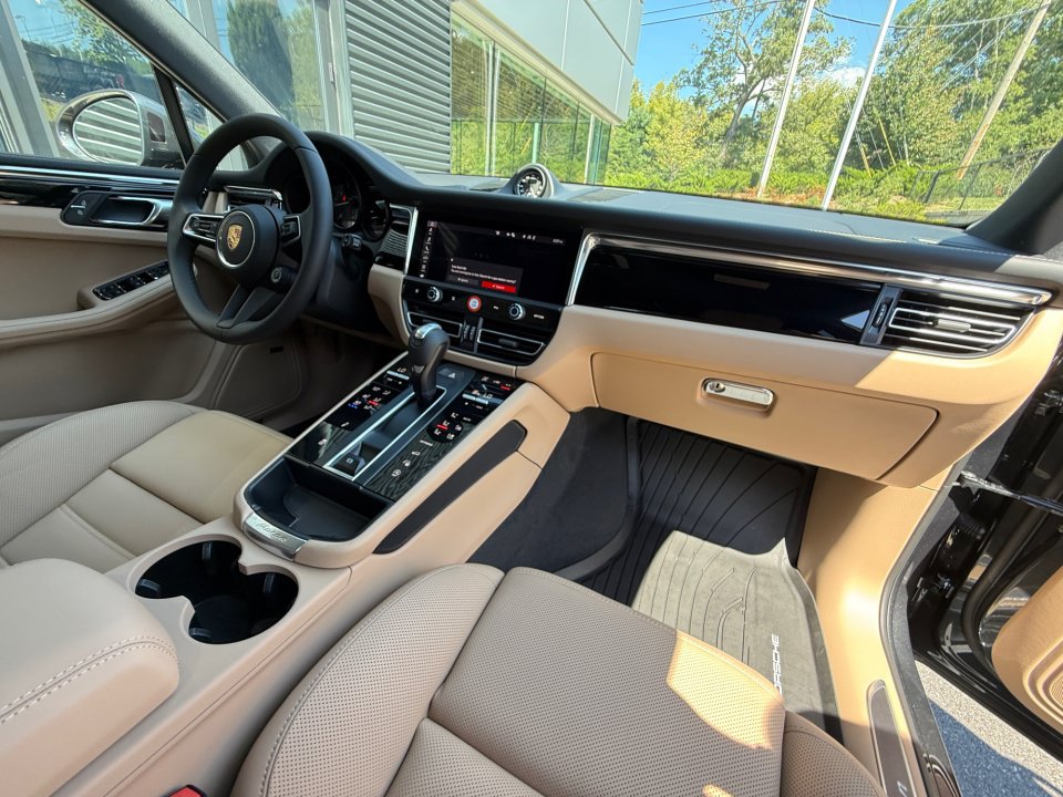 New 2026 Porsche Macan Turbo AWD/4WD image 18