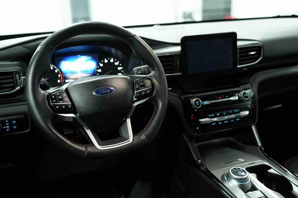 Used 2023 Ford Explorer ST-Line image 22