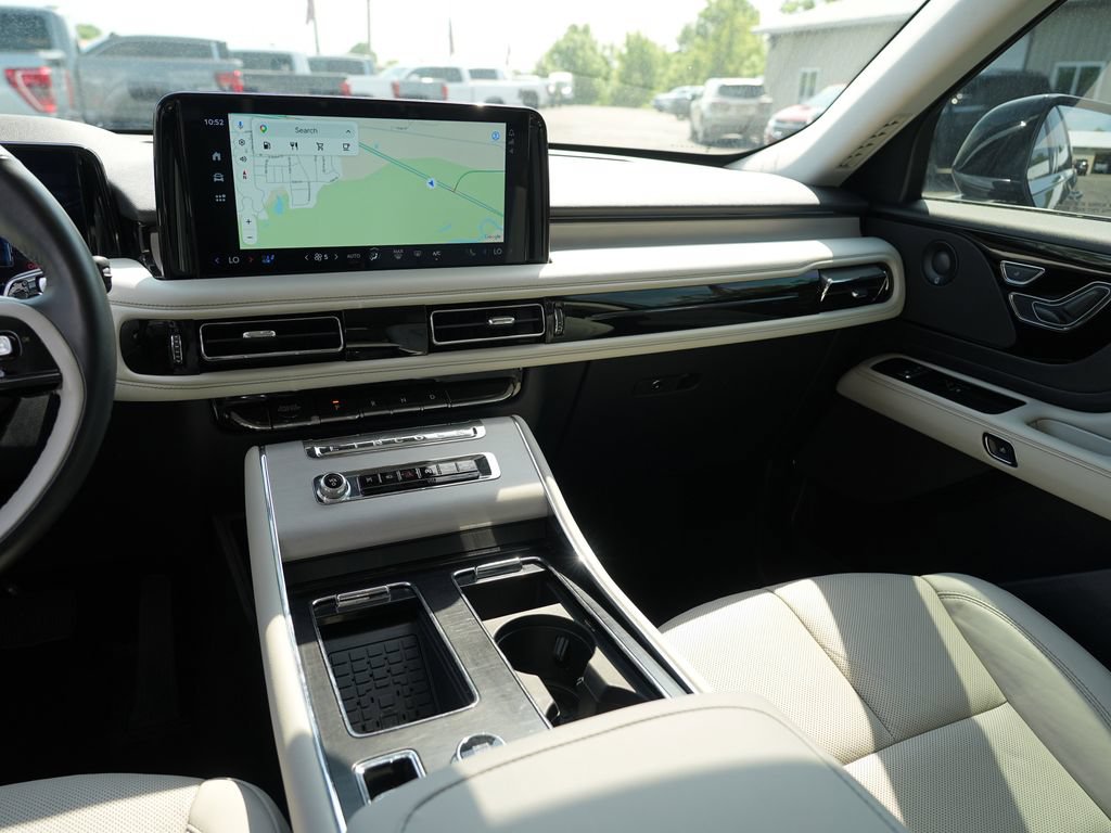 Used 2025 Lincoln Aviator Reserve w/ Illumination Package AWD/4WD image 22