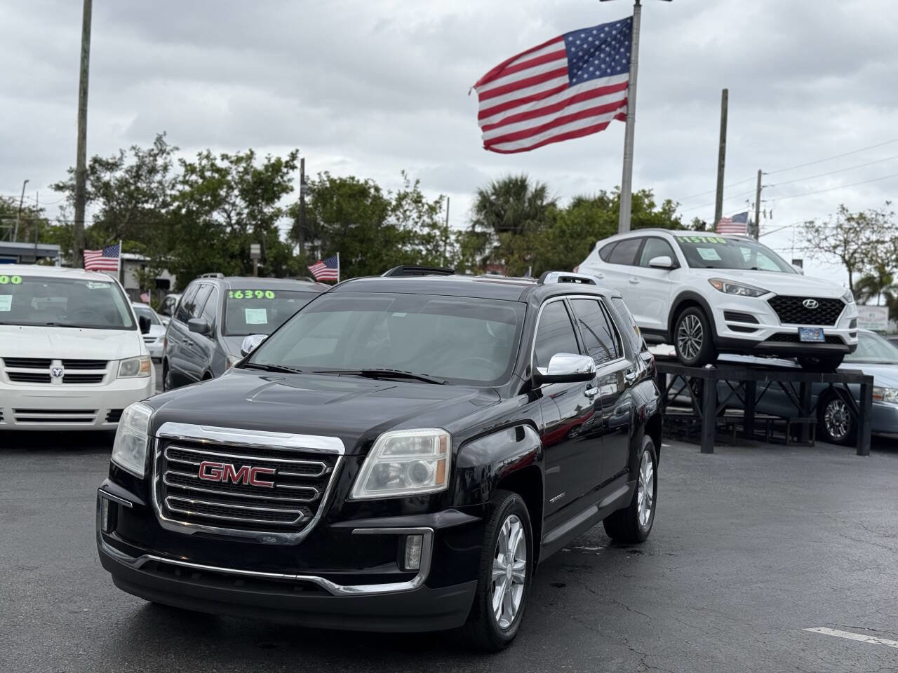 Used 2017 GMC Terrain SLT w/ Driver Alert Package I FWD image 1