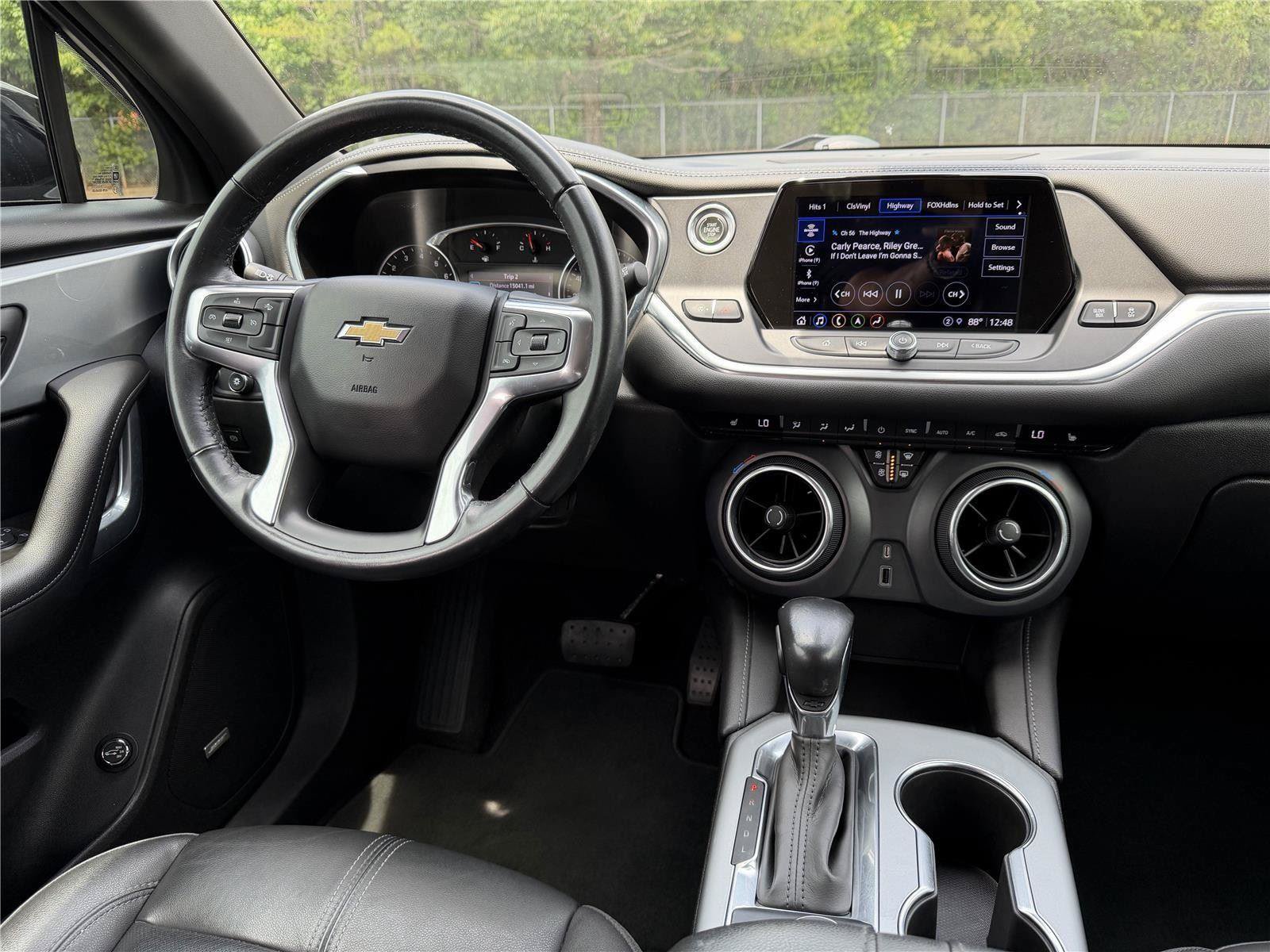 Used 2021 Chevrolet Blazer LT w/ Sound & Technology Package FWD image 10