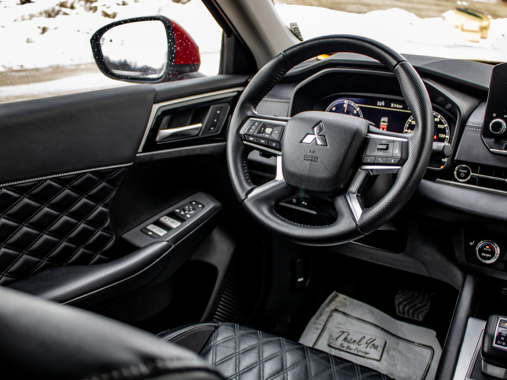 Used 2024 Mitsubishi Outlander SEL image 35
