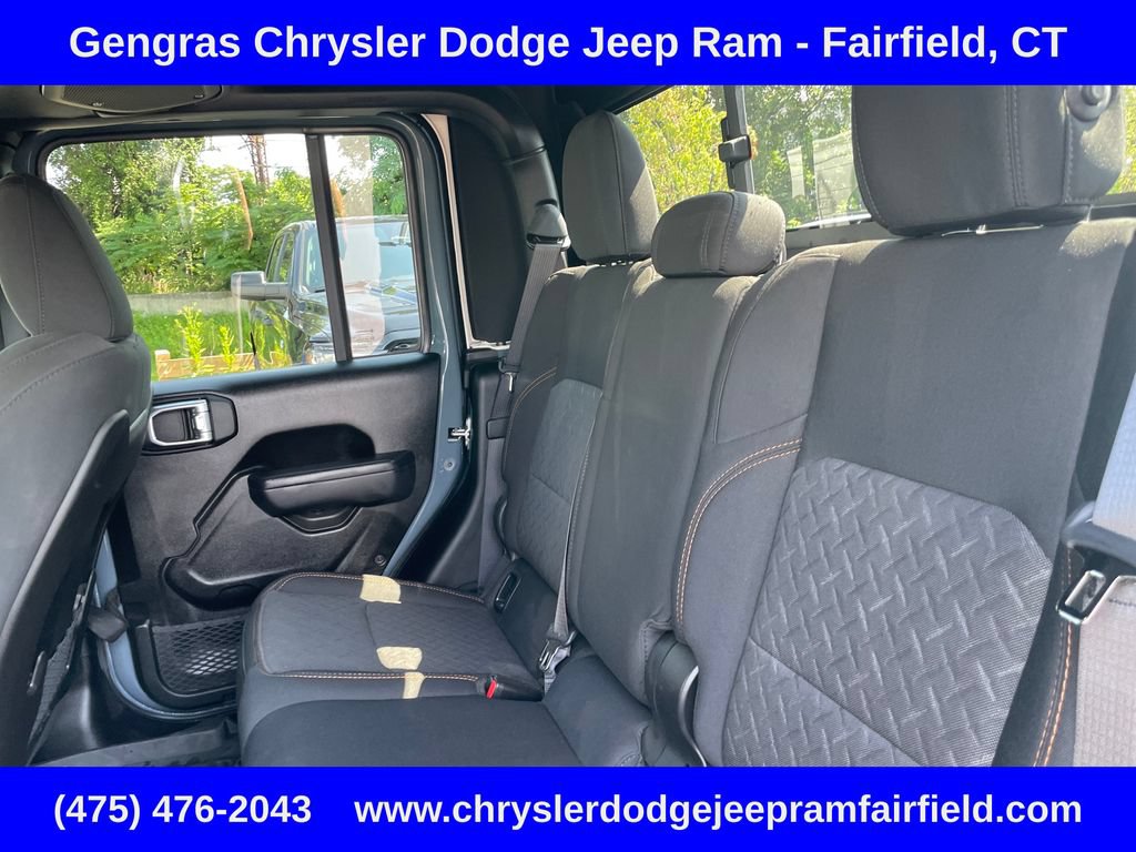Certified 2025 Jeep Gladiator Mojave w/ Safety Group AWD/4WD image 34