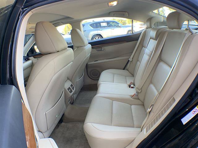Used 2014 Lexus ES 300h w/ Premium Package w/Bamboo Trim FWD image 23