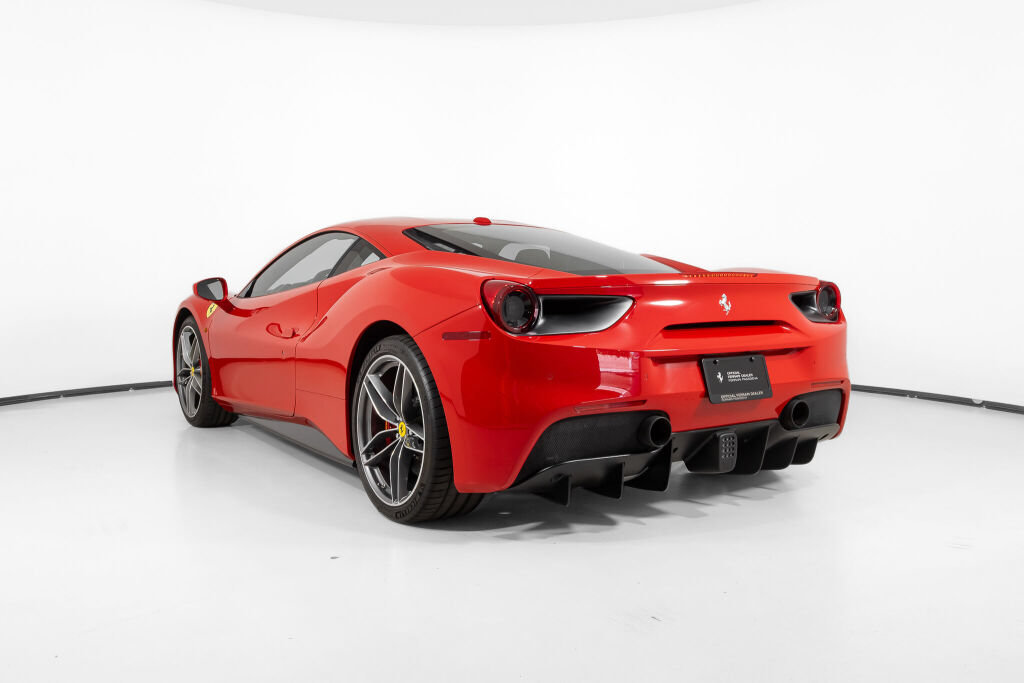 Certified 2018 Ferrari 488 GTB RWD image 6