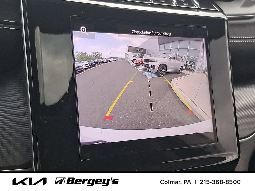 Used 2023 Jeep Grand Cherokee L Laredo AWD/4WD image 22