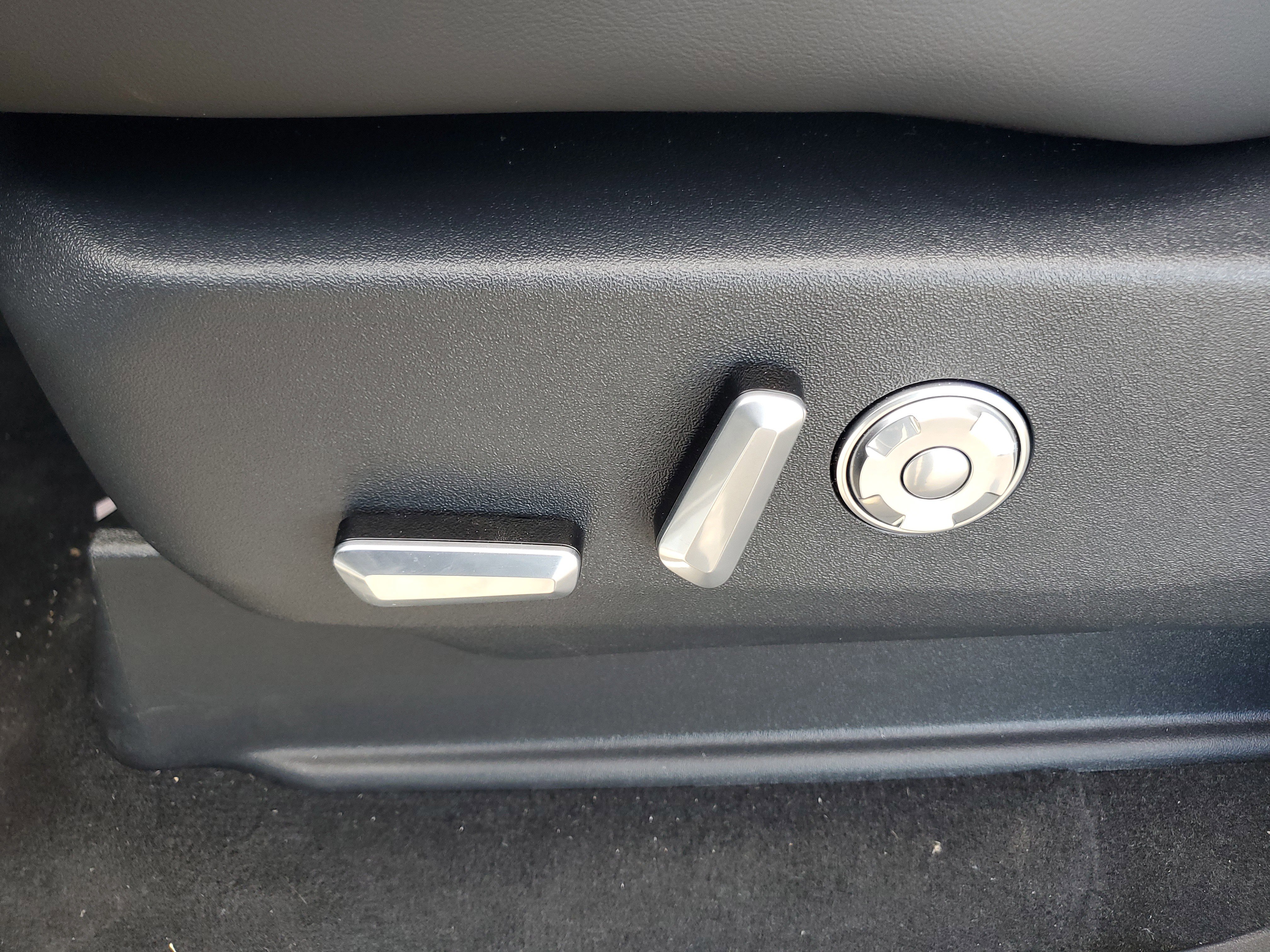 New 2025 Lincoln Navigator L Reserve w/ Jet Appearance Package image 13