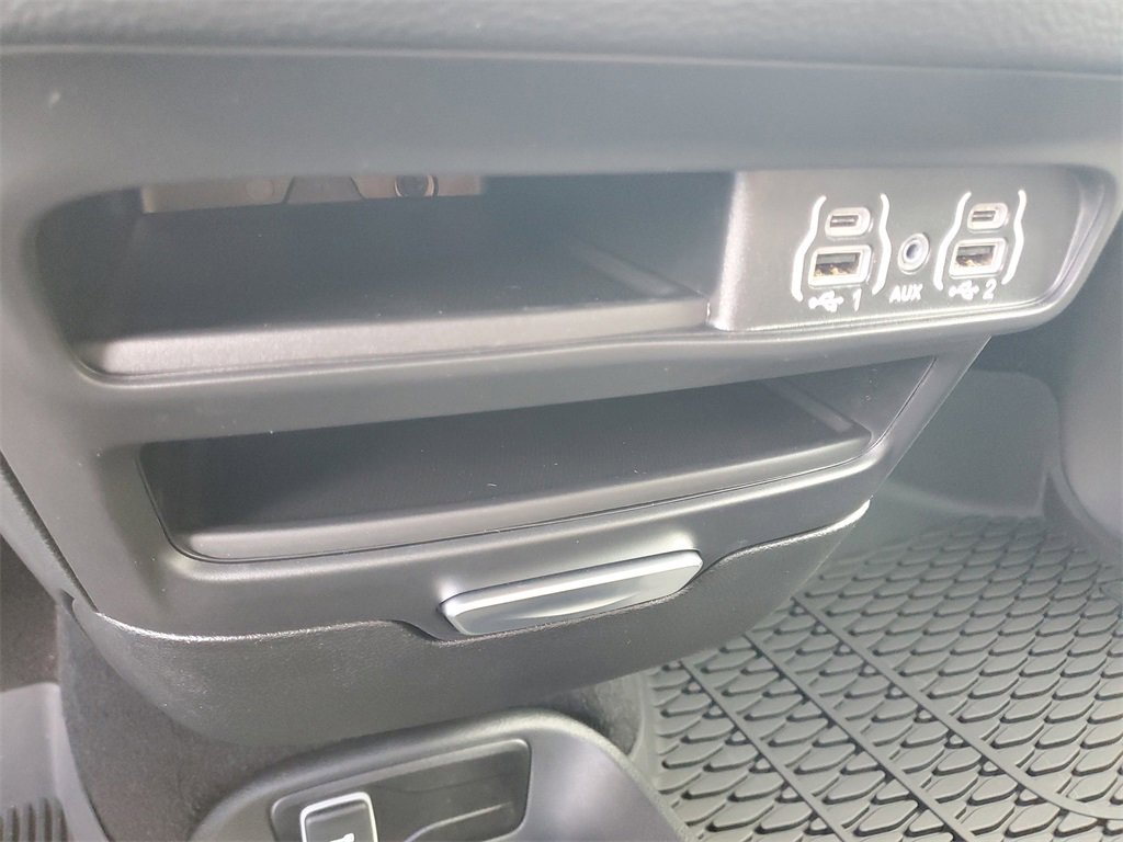 New 2025 Chrysler Pacifica Select image 19