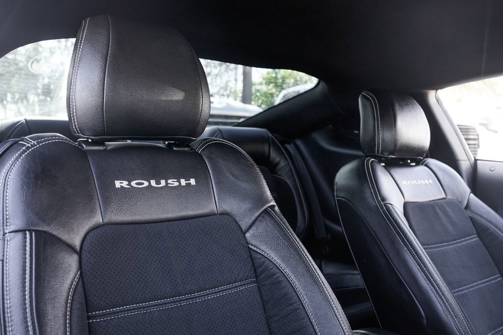 Used 2019 Ford Mustang GT Premium w/ GT Performance Package RWD image 38