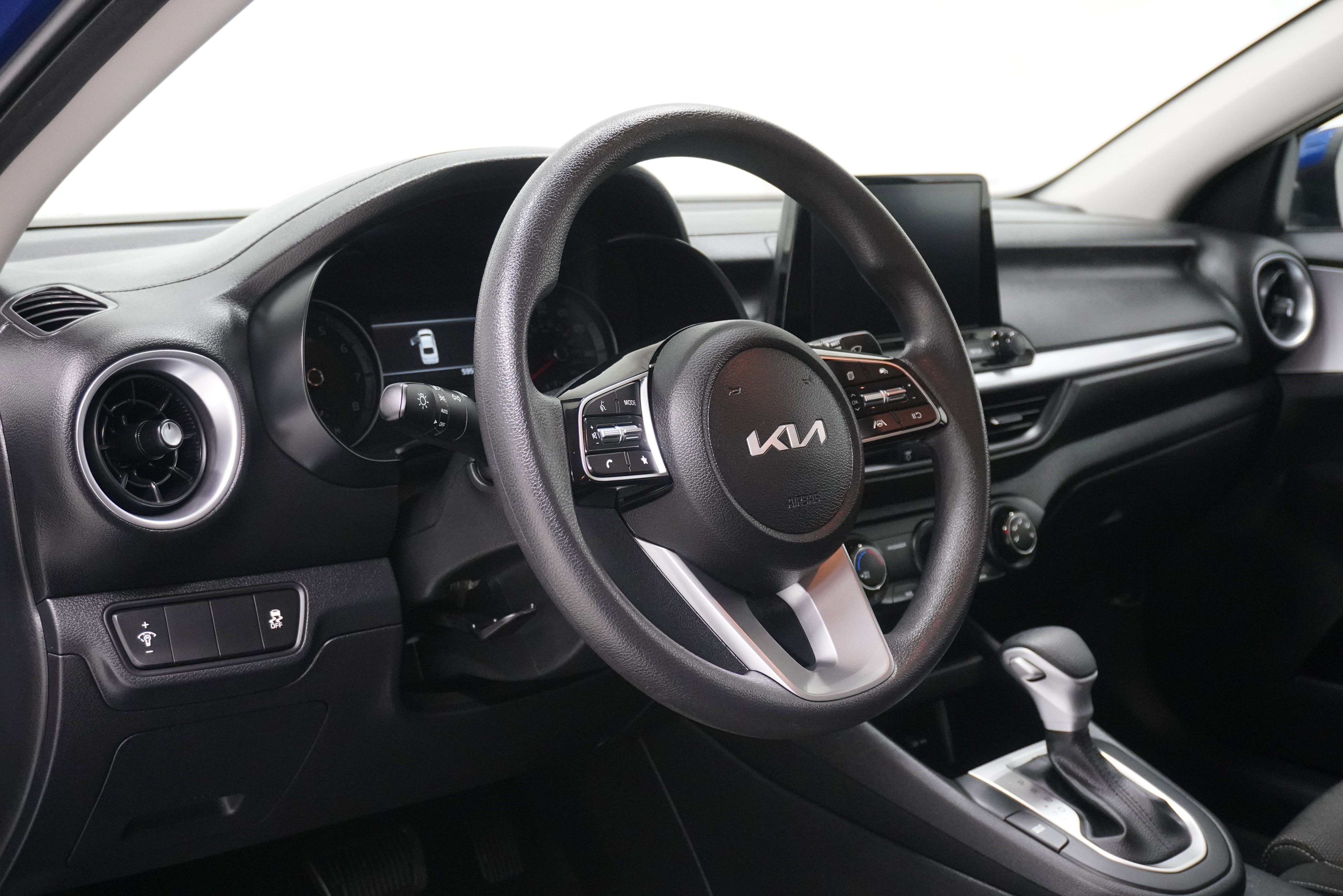 Used 2023 Kia Forte LXS FWD image 10