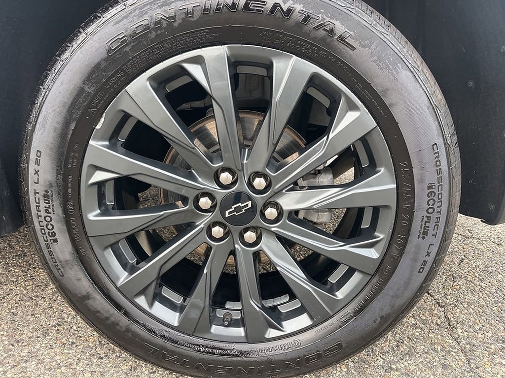 Used 2023 Chevrolet Traverse RS image 11