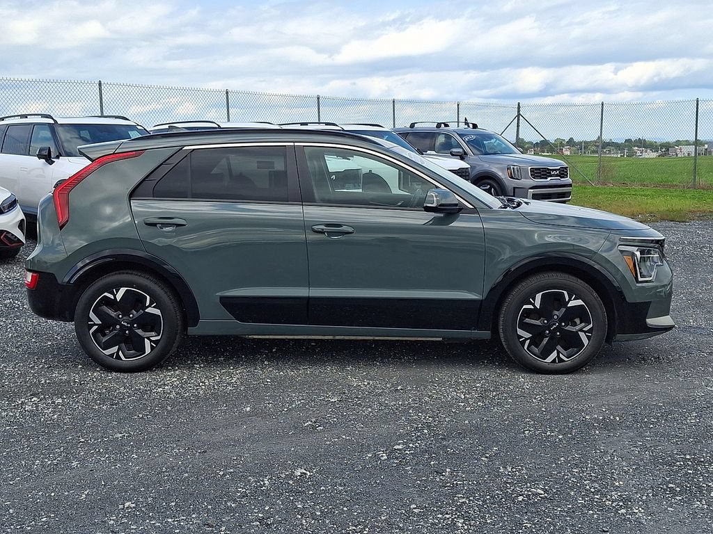 Certified 2023 Kia Niro Wind w/ Wind Preserve Package FWD image 7