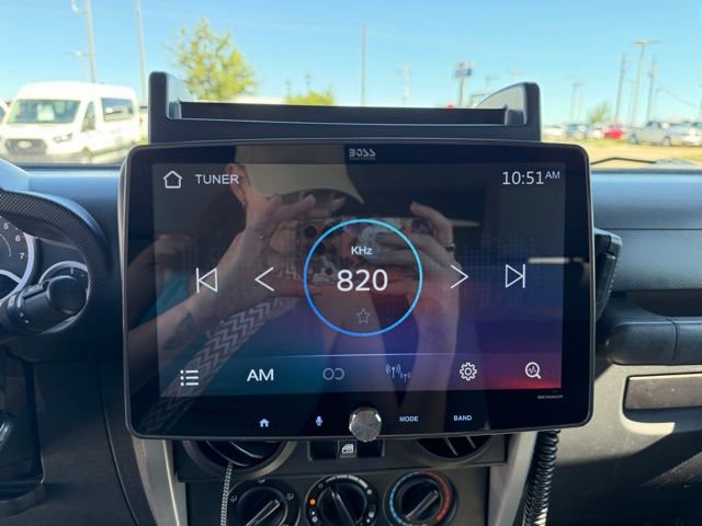 Used 2010 Jeep Wrangler Unlimited Sport image 14