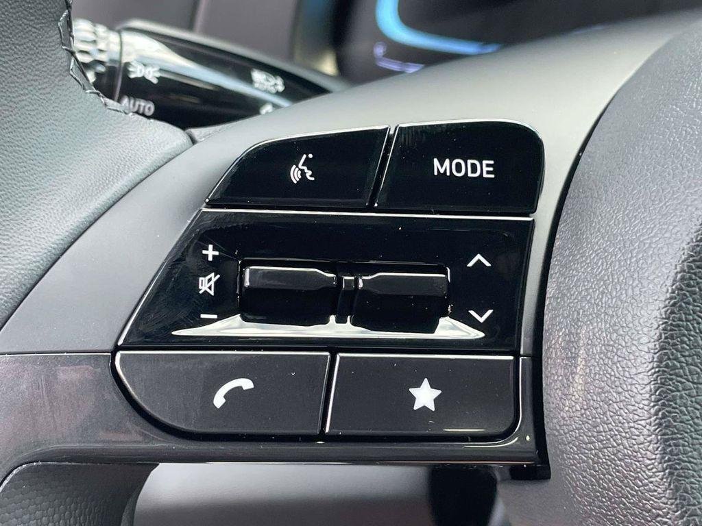 New 2026 Hyundai Elantra SEL Sport FWD image 48