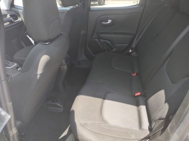 Used 2023 Jeep Renegade Latitude AWD/4WD image 18