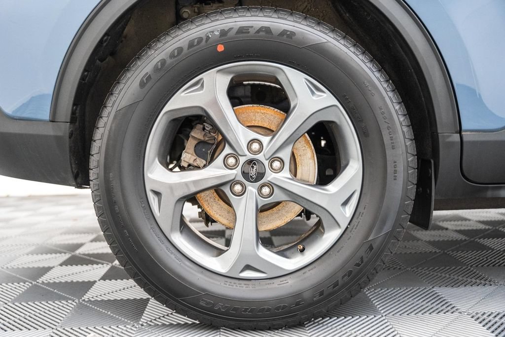 Certified 2025 Ford Escape ST-Line AWD/4WD image 19