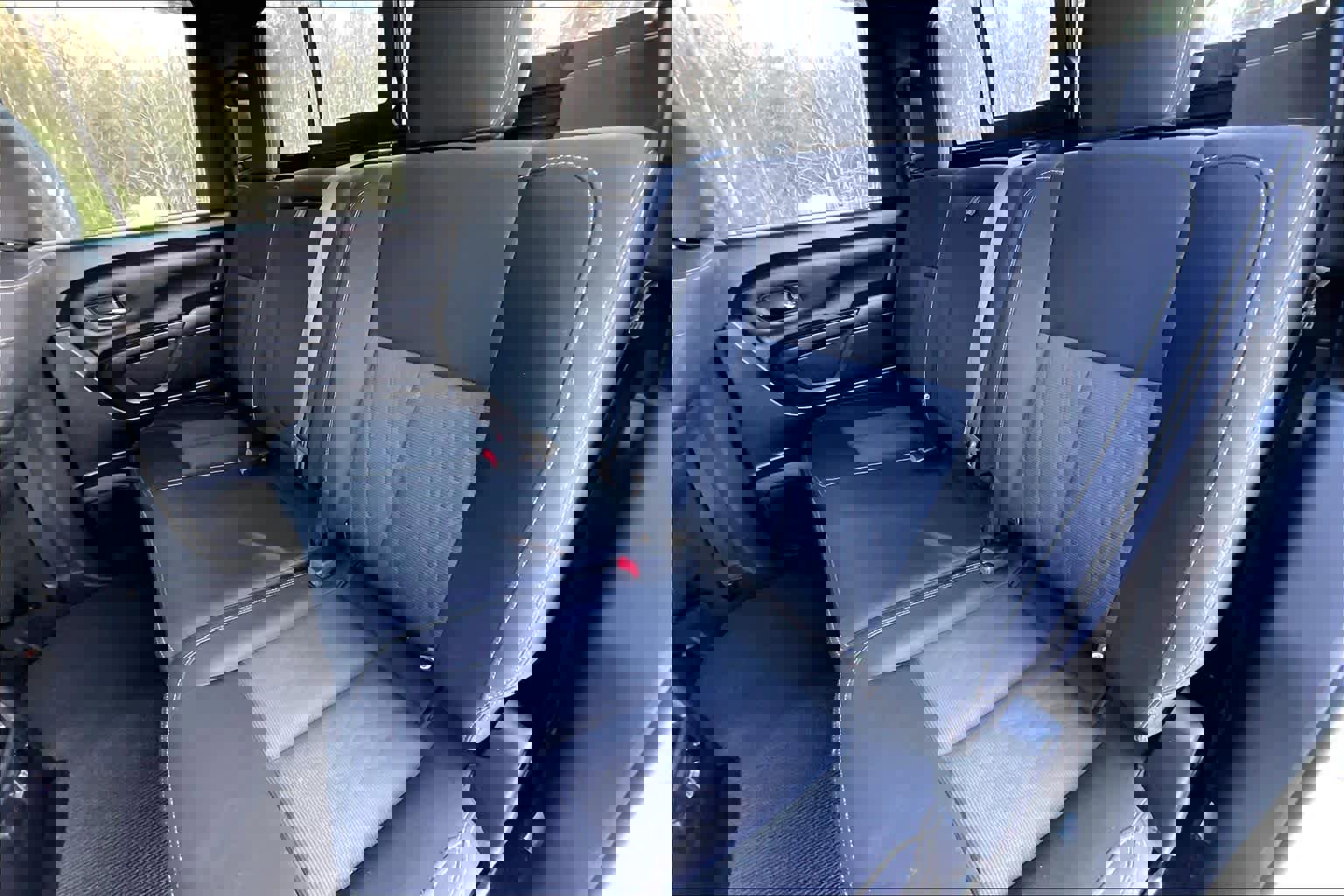 Used 2019 Nissan Titan SV w/ SV Convenience Package image 20