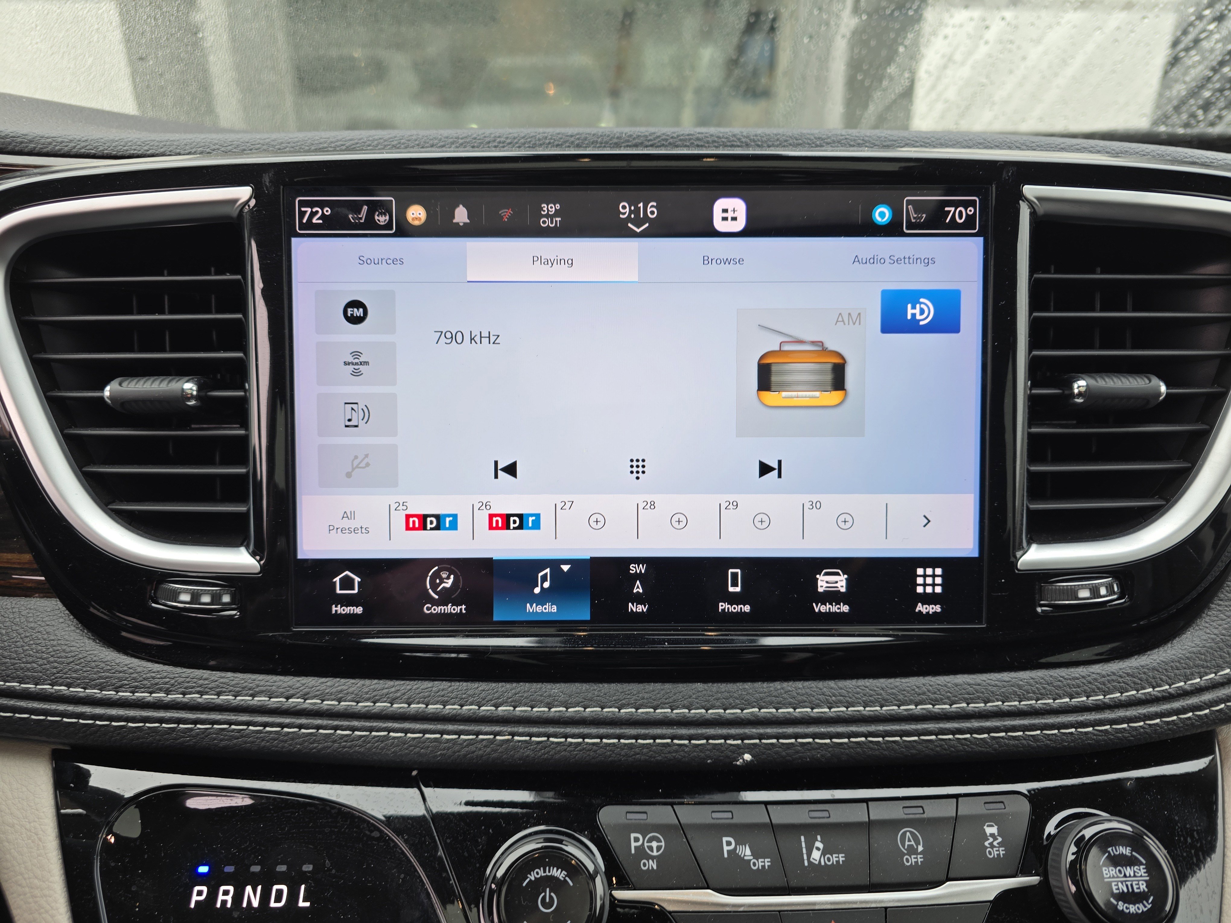 Used 2024 Chrysler Pacifica Limited image 27