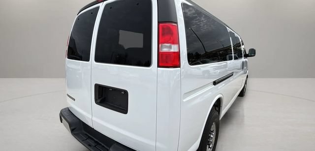 Used 2024 Chevrolet Express 3500 LT w/ LT Preferred Equipment Group RWD image 31