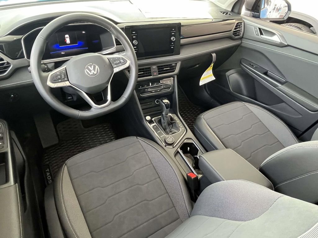 New 2025 Volkswagen Taos SE AWD/4WD image 10