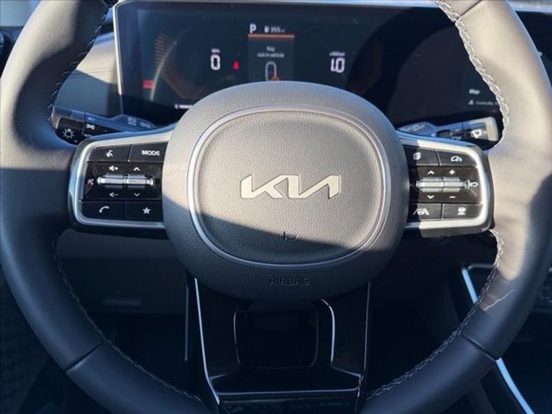 New 2026 Kia Carnival EX image 20