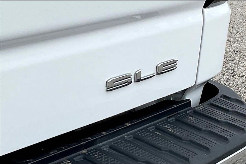 Used 2021 GMC Sierra 1500 SLE w/ Driver Alert Package II AWD/4WD image 34