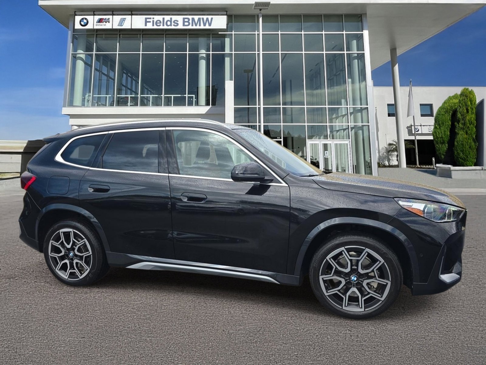 Used 2025 BMW X1 xDrive28i image 1