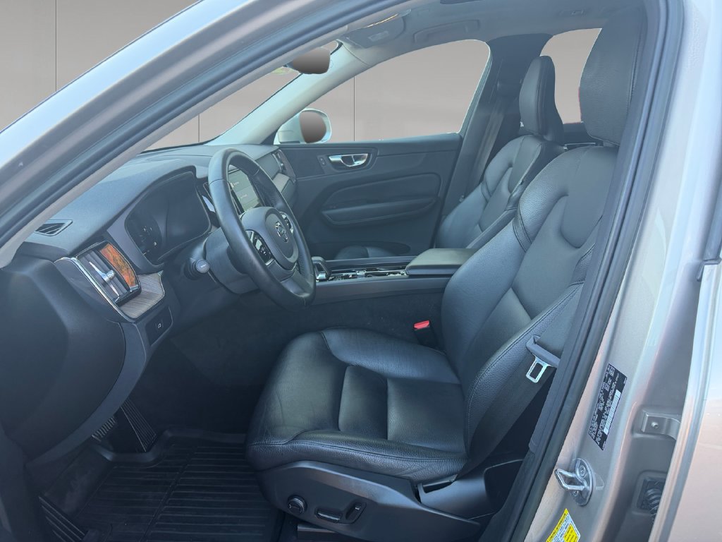 Used 2023 Volvo XC60 B5 Plus w/ Climate Package AWD/4WD image 11