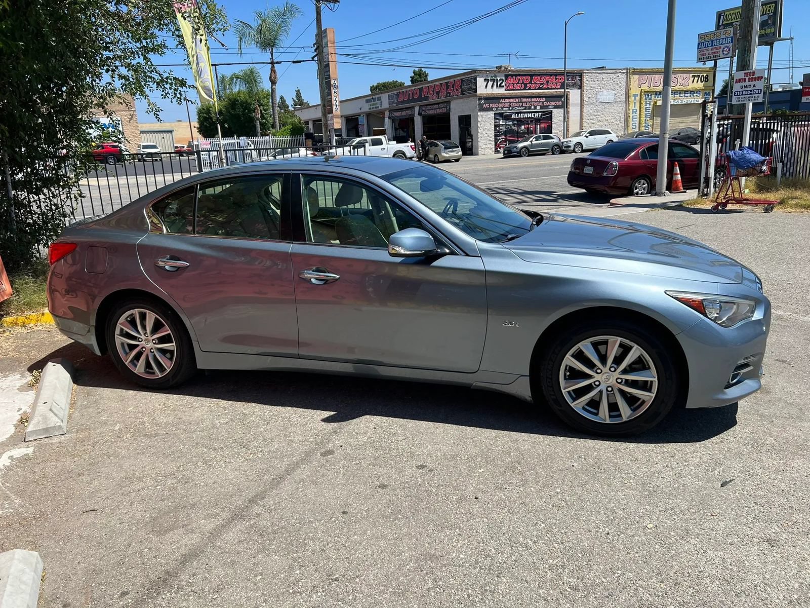 Used 2017 INFINITI Q50 Premium w/ 2.0T Premium Plus Package RWD image 4